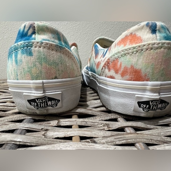 Vans women’s size 6.5 Tie-Dye Slip-On Shoes, casual, canvas sneakers, EUC - Picture 4 of 6